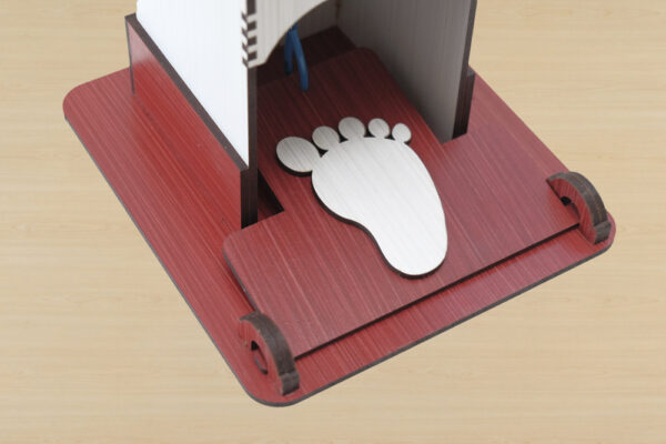 Totem Infantil Suporte Para Álcool Em Gel acionamento Pedal - Vermelho e Branco - Image 6